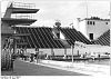 Bundesarchiv Bild 183-11683-0001, Berlin, Schwimmstadion am Friedrichshain, Sprungturm.jpg