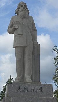 Monument to Mendeleev in Tobolsk.jpg