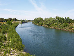 Вид на реку с территории Университета штата Калифорния в Сакраменто