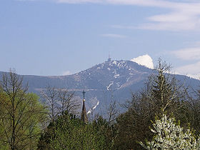 Вид на гору со стороны города Фридлант-над-Остравици.