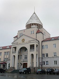 Stepanakert-parlament.jpg