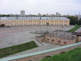 Плац и мост перед Главными воротами Госпитального укрепления
